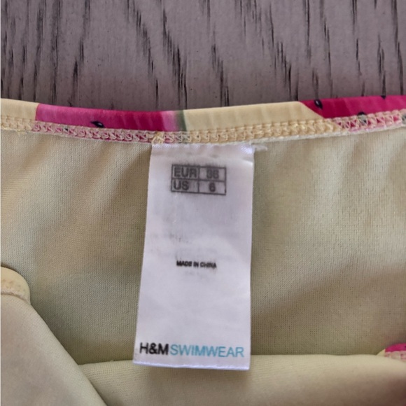 H&M Watermelon Bikini. Top Is Size 36C & Bottom Is A Size 6 - Picture 3 of 4